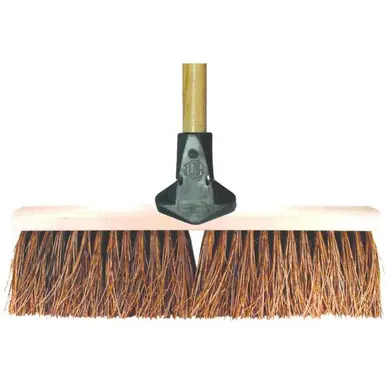 PFERD 85320 Assembled Garage Broom and Flex Handle 18‘‘ Coarse Brown Palmyra